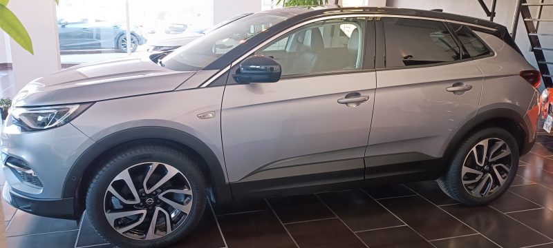 OPEL GRANDLAND X 1.5 Turbo Diesel 130Ch Ultimate BVA8 Cuir, sièges et banquette chauffants, Carplay/