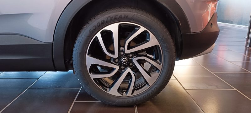 OPEL GRANDLAND X 1.5 Turbo Diesel 130Ch Ultimate BVA8 Cuir, sièges et banquette chauffants, Carplay/