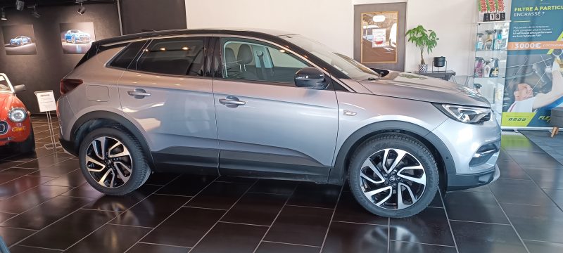 OPEL GRANDLAND X 1.5 Turbo Diesel 130Ch Ultimate BVA8 Cuir, sièges et banquette chauffants, Carplay/