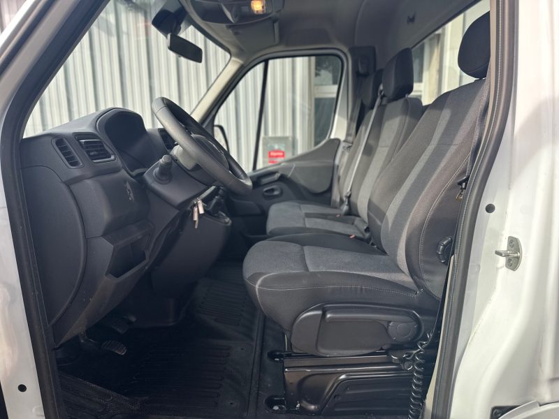 RENAULT MASTER III 2023