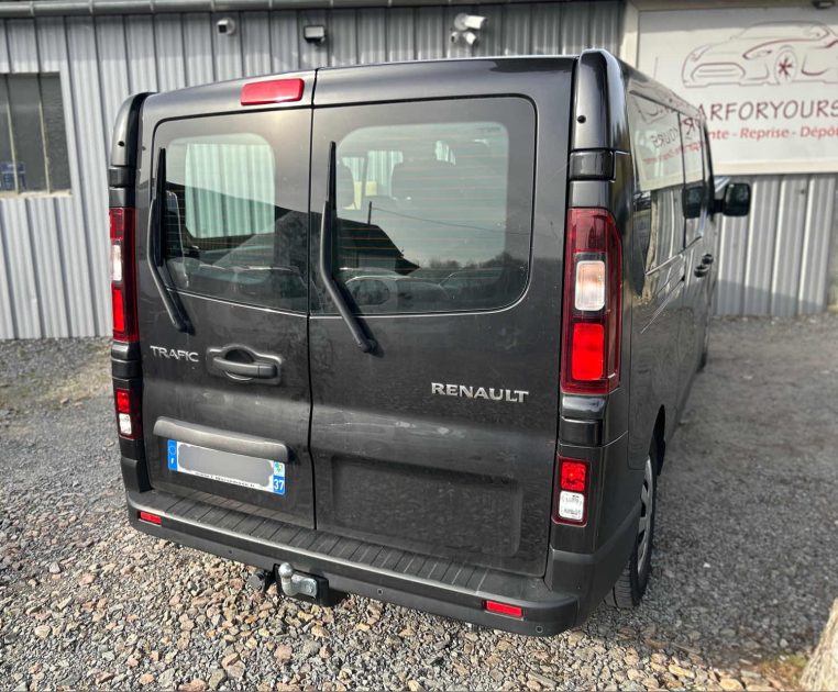 RENAULT TRAFIC 2020