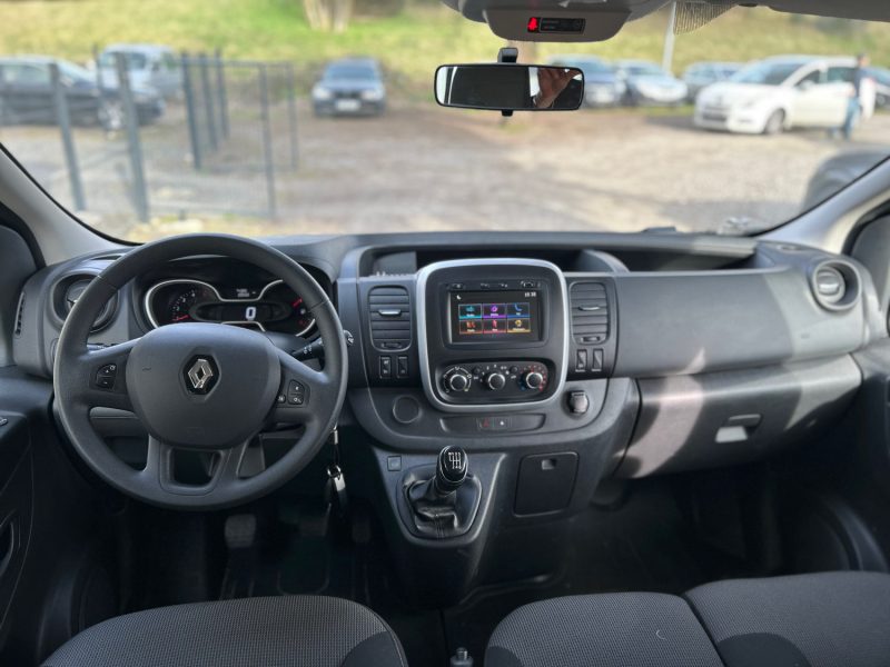 RENAULT TRAFIC 2020