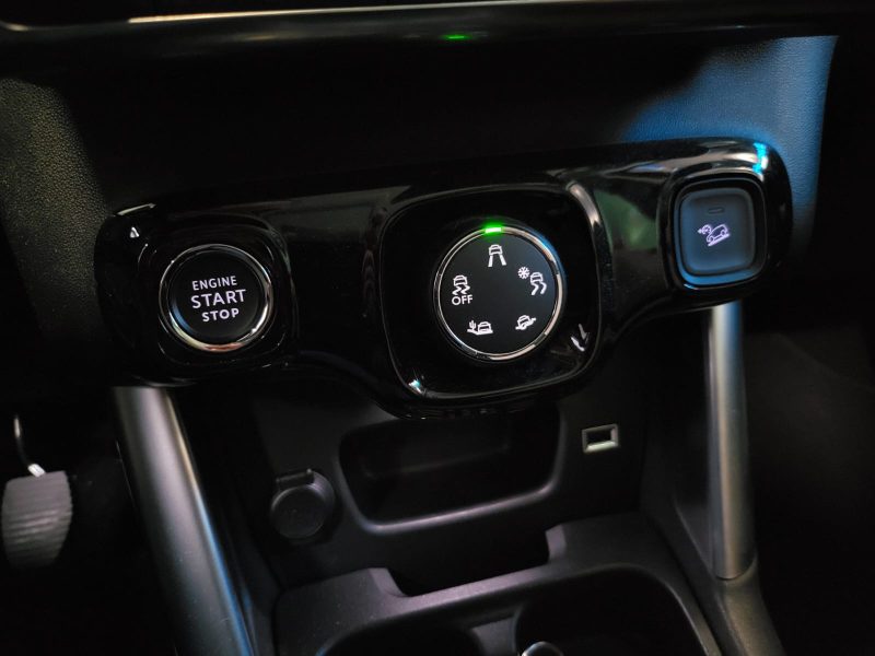 CITROËN C3 AIRCROSS 1.2 110cv SHINE / 1ERE MAIN / TOIT OUVRANT / AFFICHAGE TÊTE HAUTE / CARPLAY / C 