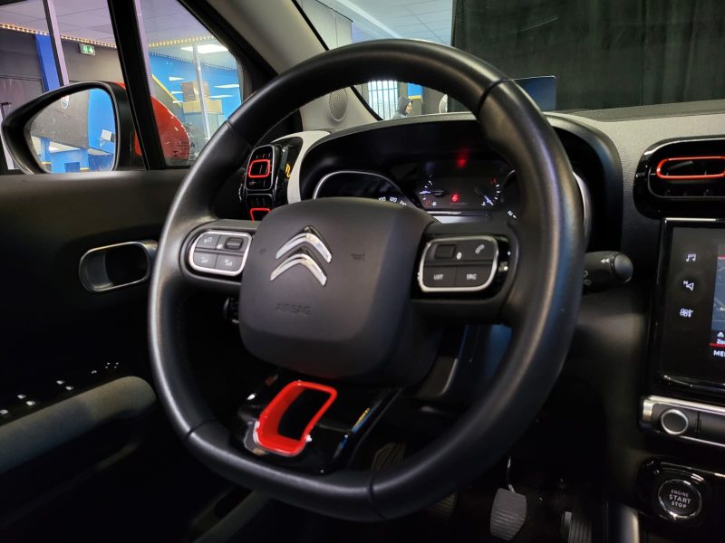 CITROËN C3 AIRCROSS 1.2 110cv SHINE / 1ERE MAIN / TOIT OUVRANT / AFFICHAGE TÊTE HAUTE / CARPLAY / C 