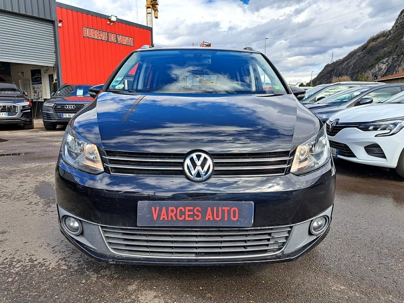 VOLKSWAGEN TOURAN 2011