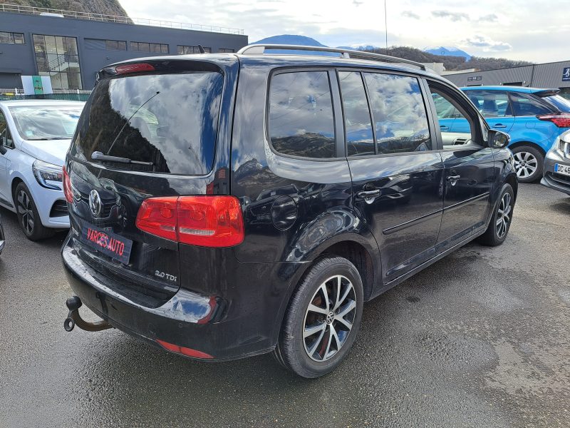 VOLKSWAGEN TOURAN 2011