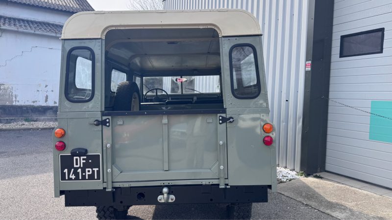 LAND ROVER SERIE 2 1965 A 109 EN SUPERBE ETAT
