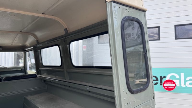 LAND ROVER SERIE 2 1965 A 109 EN SUPERBE ETAT