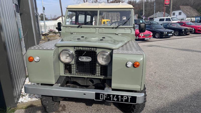 LAND ROVER SERIE 2 1965 A 109 EN SUPERBE ETAT