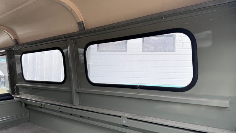 LAND ROVER SERIE 2 1965 A 109 EN SUPERBE ETAT