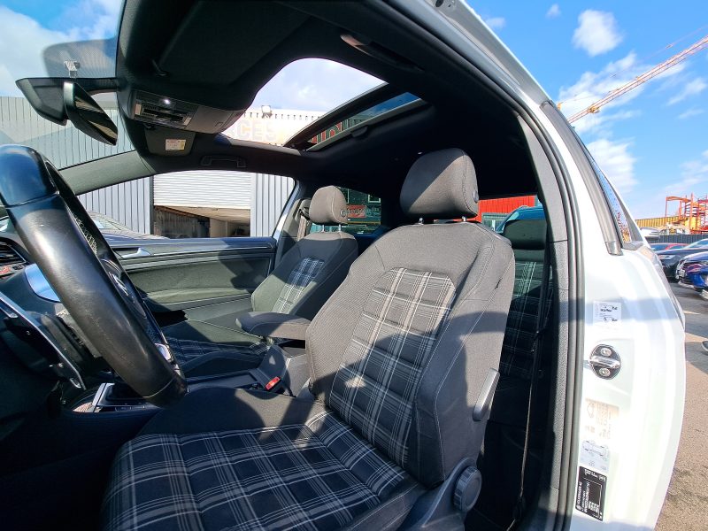 VOLKSWAGEN GOLF 2017