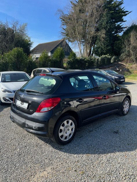 PEUGEOT 207 2009