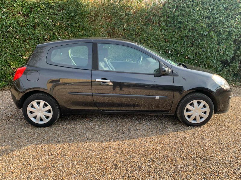 RENAULT CLIO 3  2009 1.2i - 16V