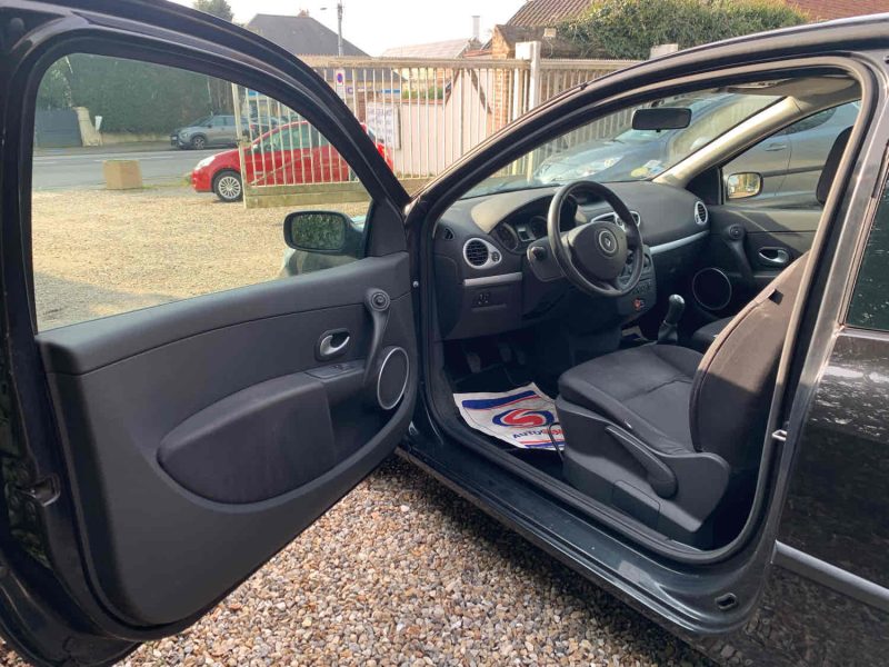 RENAULT CLIO 3  2009 1.2i - 16V