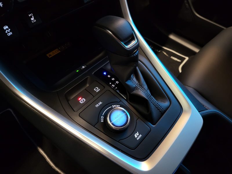 TOYOTA RAV4 2,5 HYBRIDE AWD 222cv TRAIL / 1ERE MAIN / SIEGES ELECTRIQUES / CARPLAY / CAMERA DE RECUL