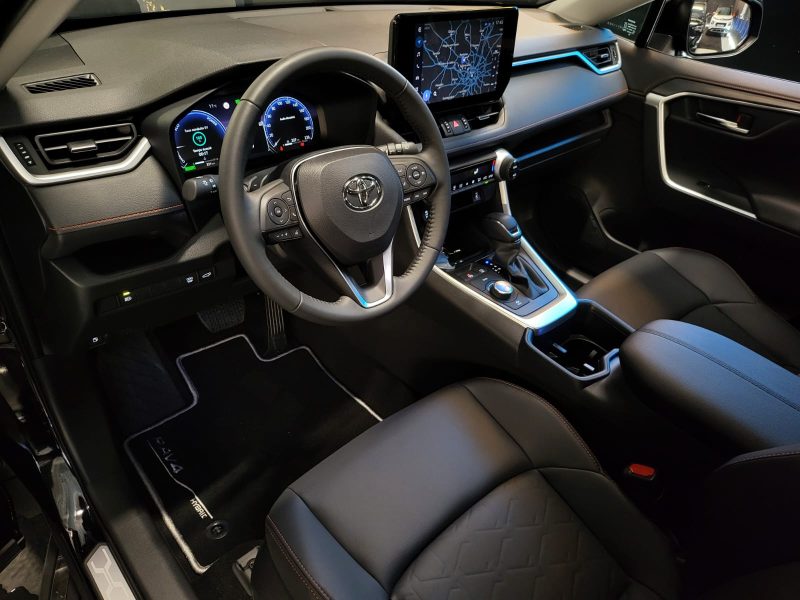 TOYOTA RAV4 2,5 HYBRIDE AWD 222cv TRAIL / 1ERE MAIN / SIEGES ELECTRIQUES / CARPLAY / CAMERA DE RECUL