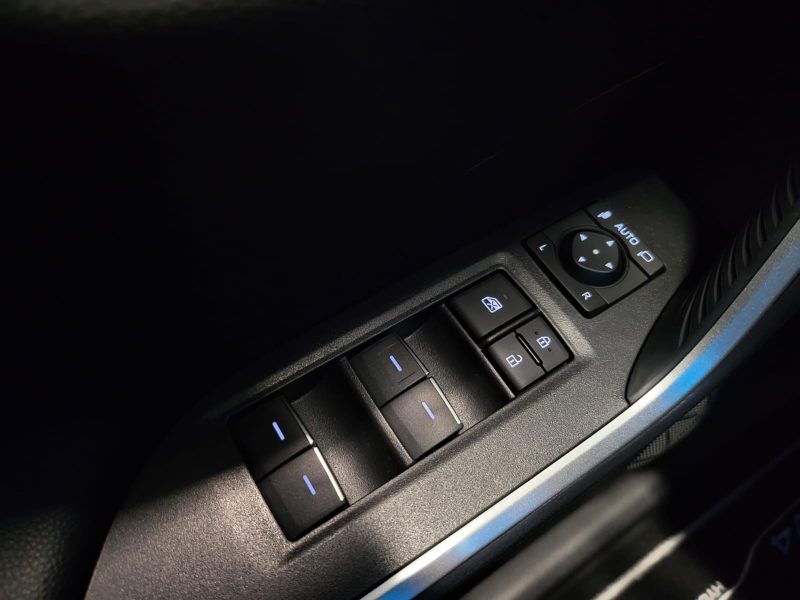 TOYOTA RAV4 2,5 HYBRIDE AWD 222cv TRAIL / 1ERE MAIN / SIEGES ELECTRIQUES / CARPLAY / CAMERA DE RECUL