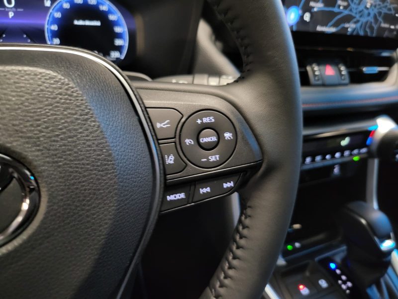 TOYOTA RAV4 2,5 HYBRIDE AWD 222cv TRAIL / 1ERE MAIN / SIEGES ELECTRIQUES / CARPLAY / CAMERA DE RECUL