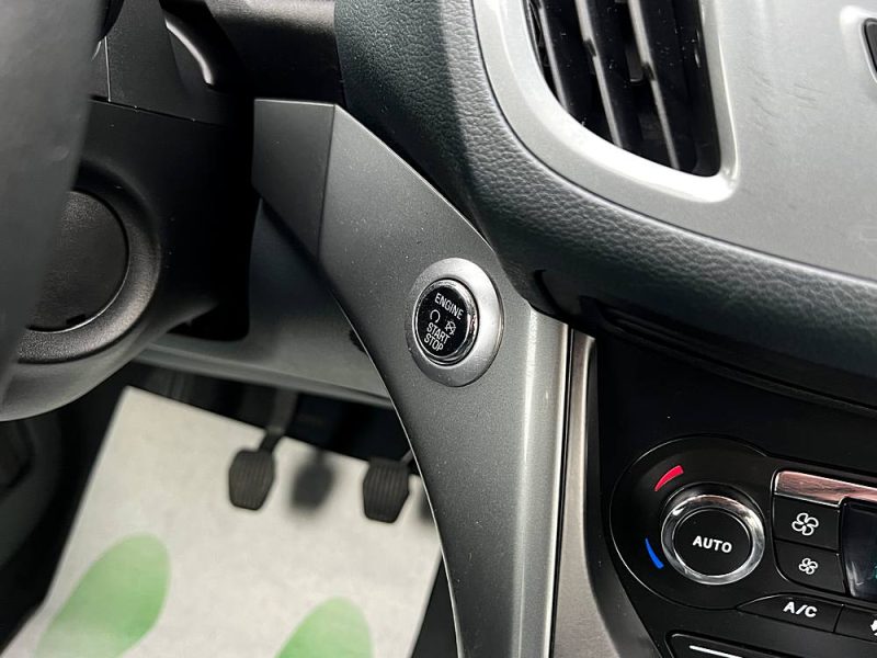FORD C-MAX II TITANIUM 1.0 ECOBOOST 125 Cv GPS BLUETOOTH REGULATEUR CRIT AIR 1 - GARANTIE 1 AN