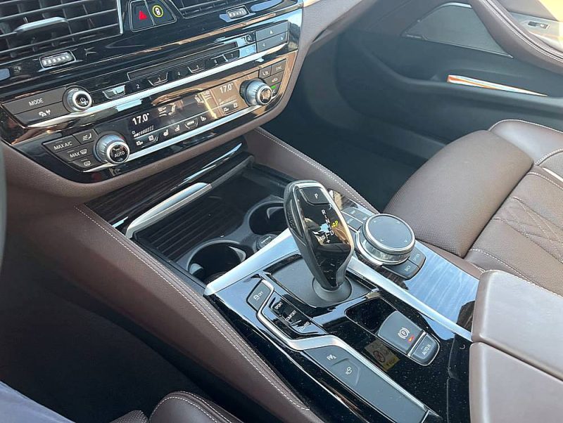 B.M.W. SERIE 5 530D XDrive 265 ch Pack M SPORT Full Options