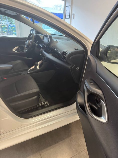 TOYOTA YARIS 2023