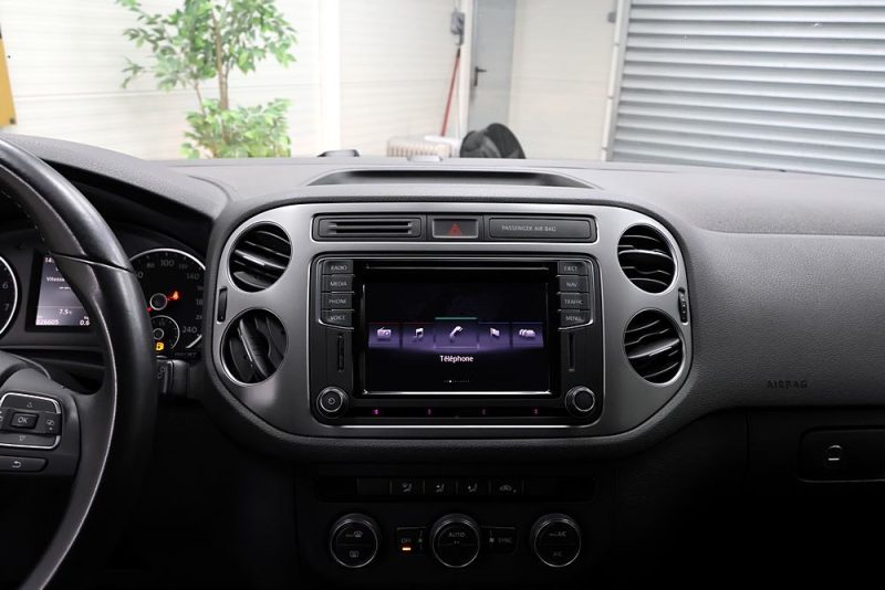 VOLKSWAGEN TIGUAN 2015