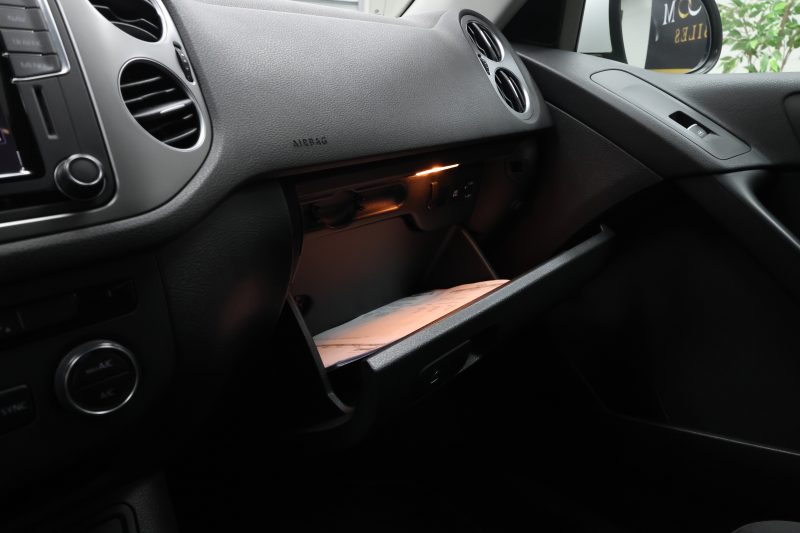 VOLKSWAGEN TIGUAN 2015