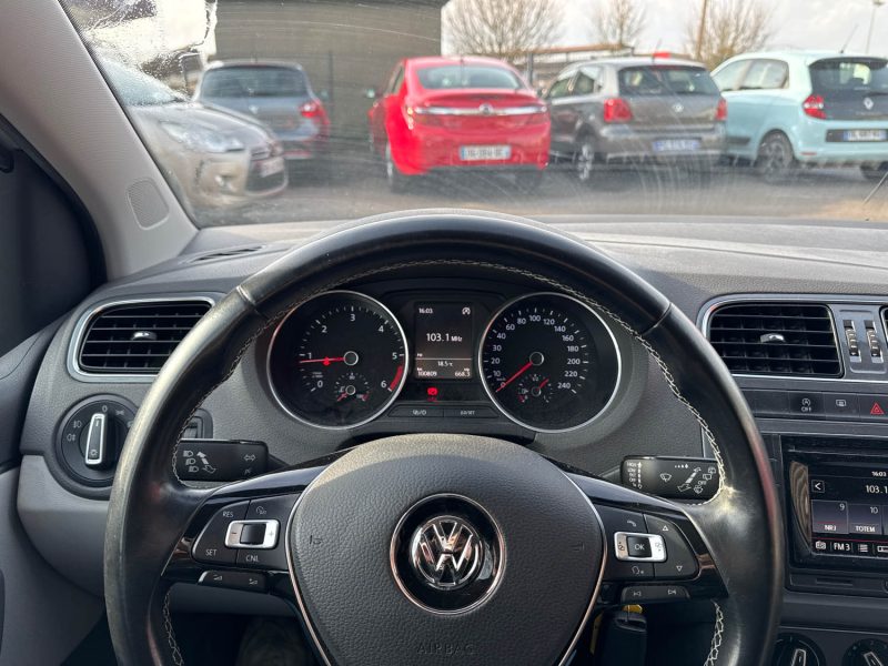 VOLKSWAGEN POLO 2014
