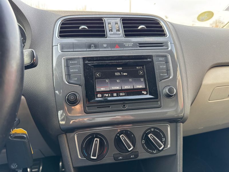 VOLKSWAGEN POLO 2014