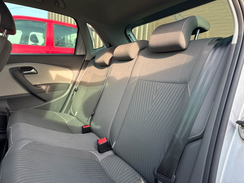 VOLKSWAGEN POLO 2014