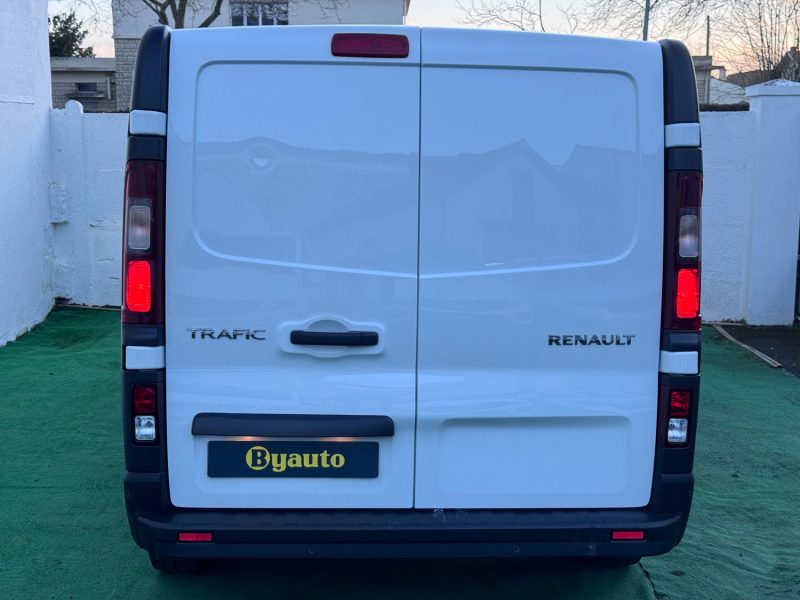 RENAULT TRAFIC 2023