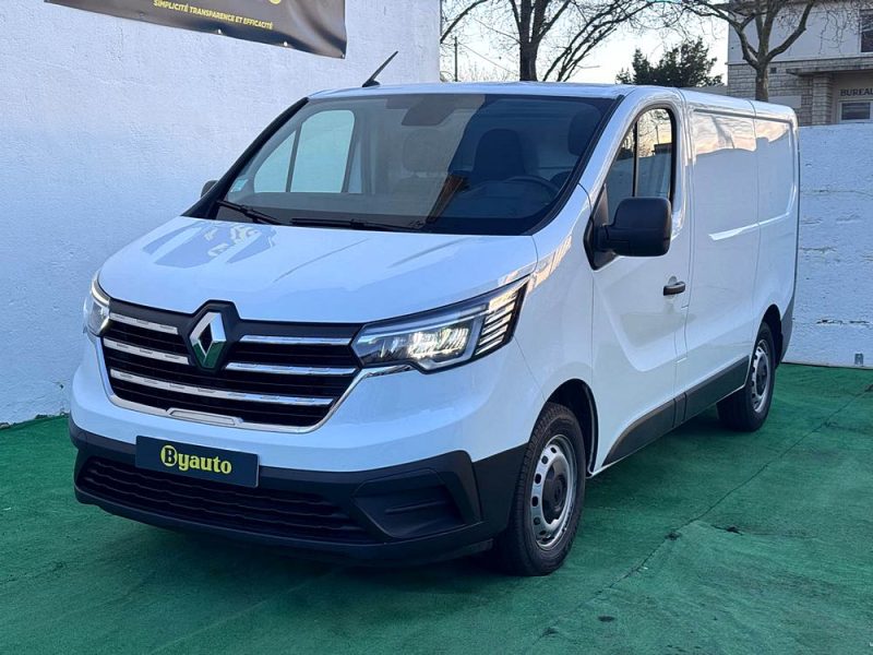 RENAULT TRAFIC 2023