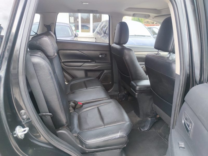 MITSUBISHI OUTLANDER Instyle A 2.2 DI-D 150 4WD