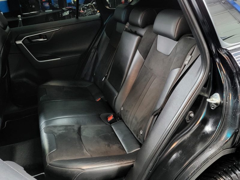 TOYOTA RAV4 V Hybrid 222cv Black Edition Boîte Auto CVT