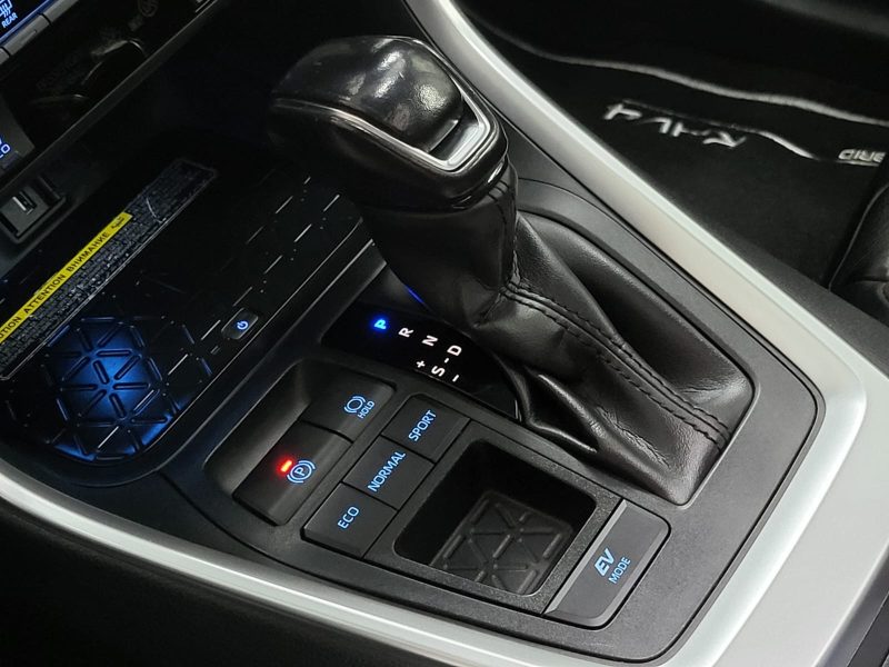 TOYOTA RAV4 V Hybrid 222cv Black Edition Boîte Auto CVT