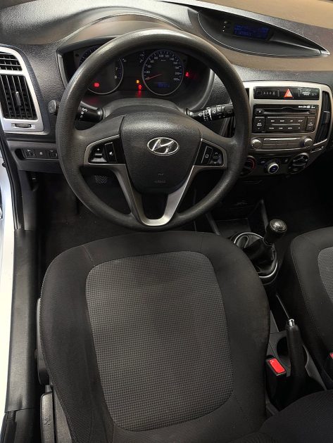 HYUNDAI I 20 2013