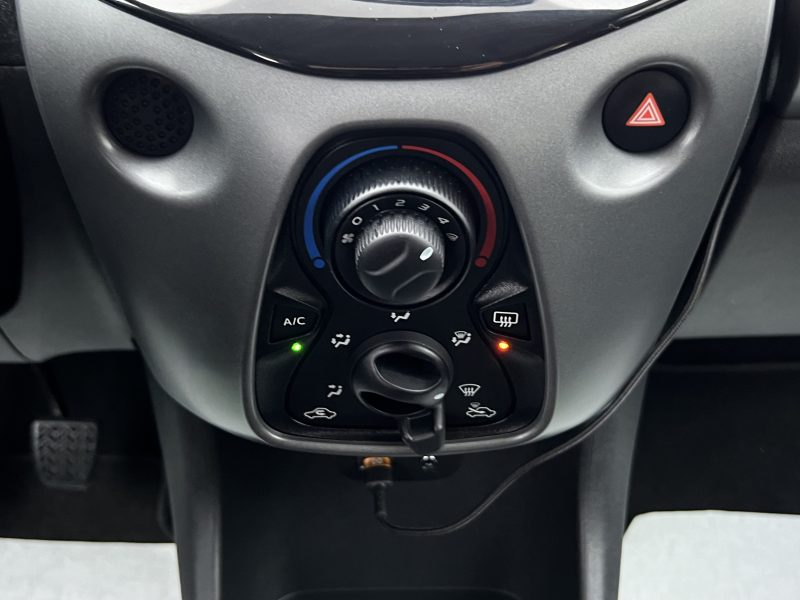 TOYOTA AYGO PHASE 3 1.0 VVT-i 72 1ERE MAIN ECRAN TACTILE APPLE CARPLAY CAMERA RECUL - GARANTIE 1 AN