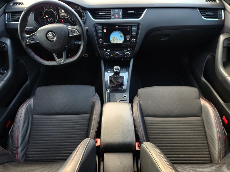 SKODA OCTAVIA COMBI 2.0 TSI 220 RS*GPS*XENON*