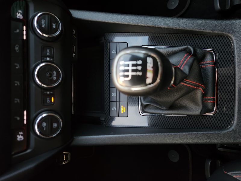 SKODA OCTAVIA COMBI 2.0 TSI 220 RS*GPS*XENON*