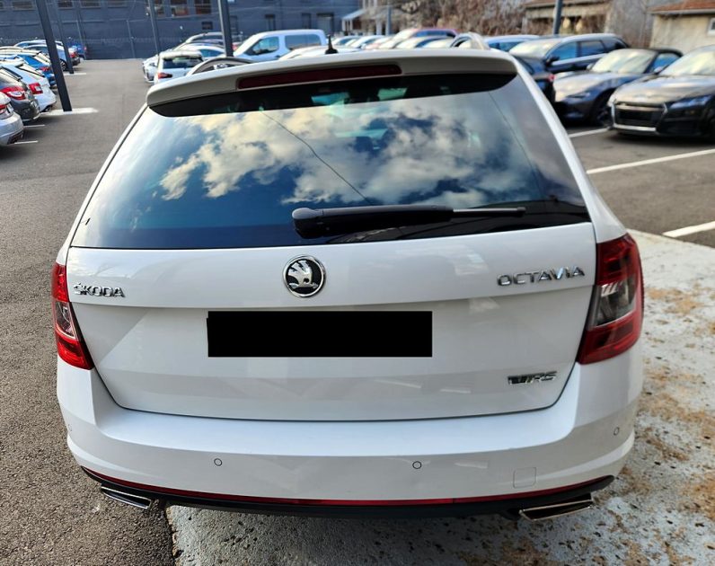 SKODA OCTAVIA COMBI 2.0 TSI 220 RS*GPS*XENON*