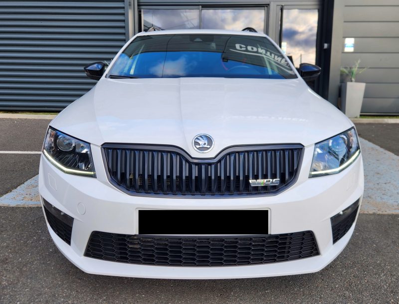 SKODA OCTAVIA COMBI 2.0 TSI 220 RS*GPS*XENON*