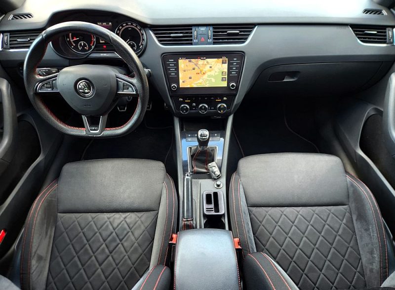 SKODA OCTAVIA 2018 III COMBI 2.0 TSI 230 RS*PANO*LED*GPS*ACC