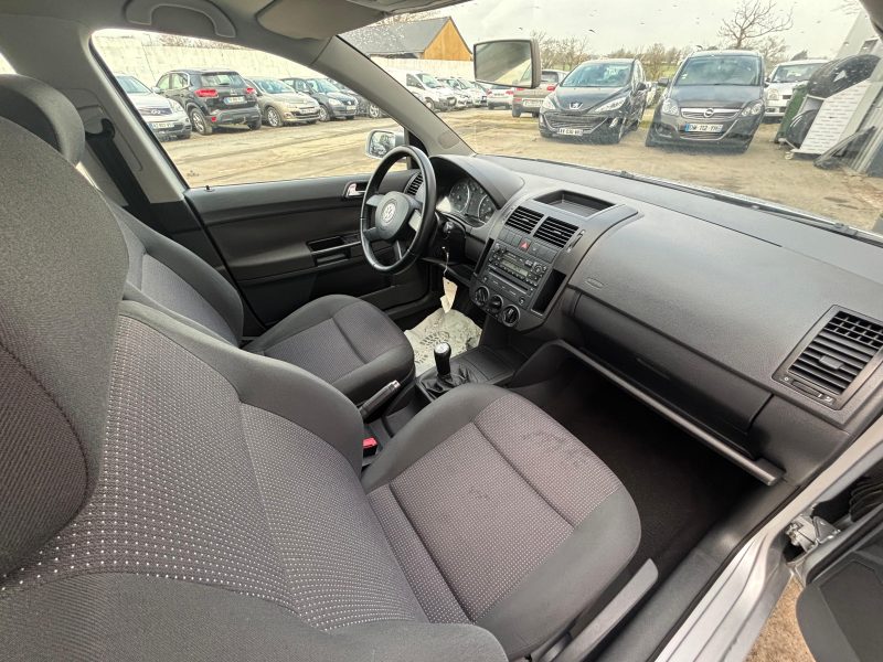 VOLKSWAGEN POLO 2004