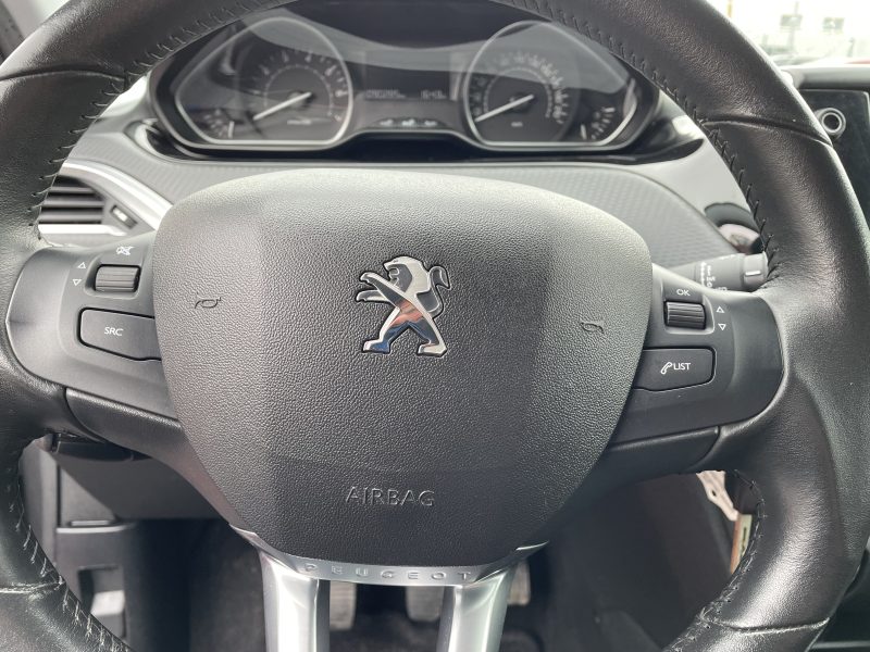 PEUGEOT 208 2019