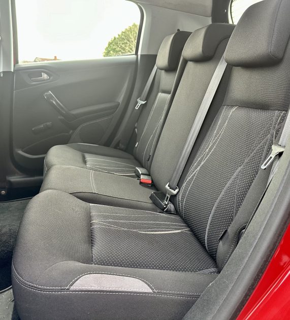 PEUGEOT 208 1.6L HDi 92Cv *ACTIVE* / REVISEE&GARANTIE