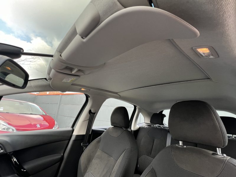 CITROEN C3 EXCLUSIVE 1.2 E-VTI 82 Cv 1ERE MAIN / BOITE AUTO 28 200 Kms CRIT AIR 1 - GARANTIE 1 AN