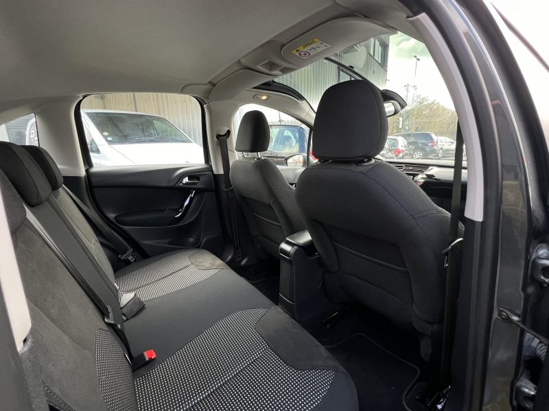 CITROEN C3 EXCLUSIVE 1.2 E-VTI 82 Cv 1ERE MAIN / BOITE AUTO 28 200 Kms CRIT AIR 1 - GARANTIE 1 AN