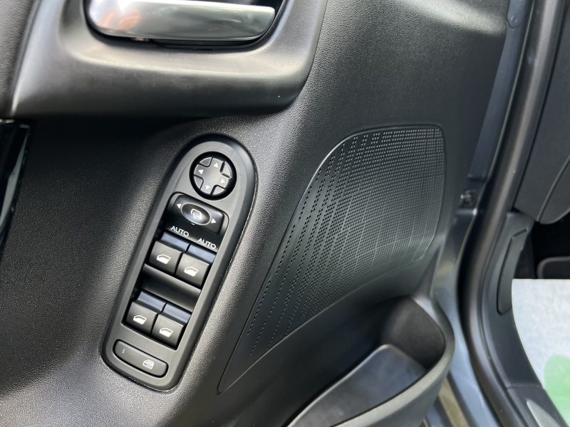 CITROEN C3 EXCLUSIVE 1.2 E-VTI 82 Cv 1ERE MAIN / BOITE AUTO 28 200 Kms CRIT AIR 1 - GARANTIE 1 AN