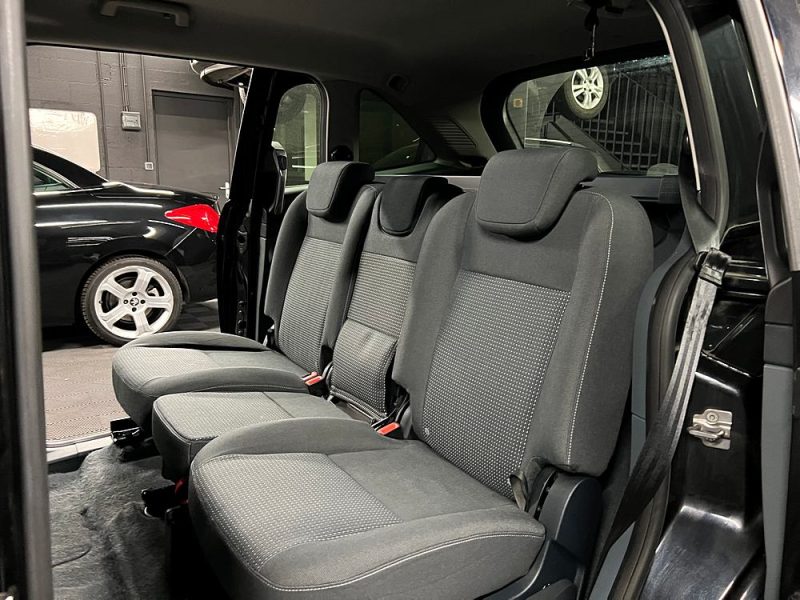 FORD GRAND C-MAX II 1.6 TDCI 115 Cv 1ERE MAIN / 7 PLACES 96 900 Kms CRIT AIR 2 - GARANTIE 1 AN