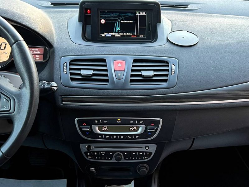 RENAULT MEGANE 3 III COUPE 1.9 DCI 130 1ERE MAIN GPS BLUETOOTH REGULATEUR CRIT AIR 2 - Garantie 1 an